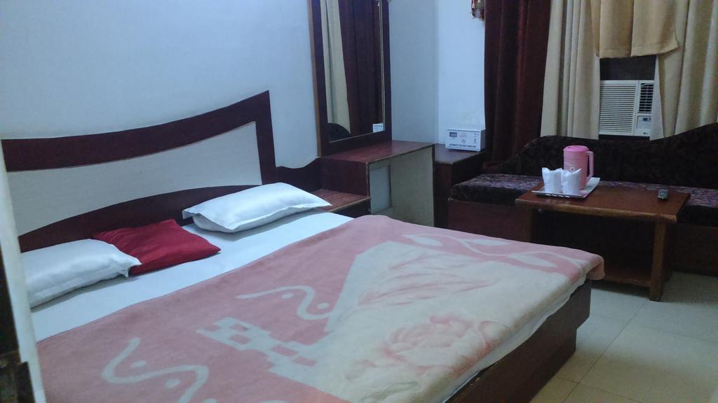 Hotel Katra Residency Ngoại thất bức ảnh