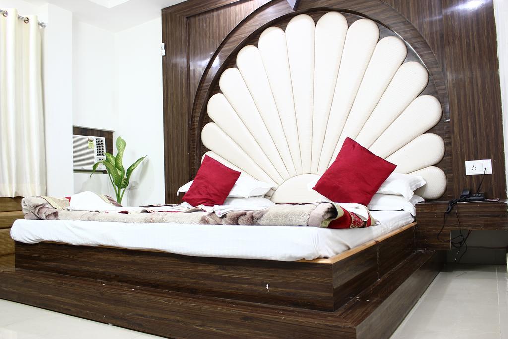 Hotel Katra Residency Ngoại thất bức ảnh