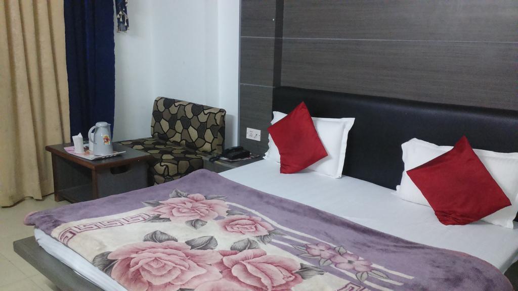 Hotel Katra Residency Ngoại thất bức ảnh
