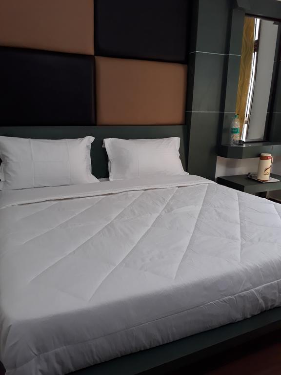 Hotel Katra Residency Ngoại thất bức ảnh