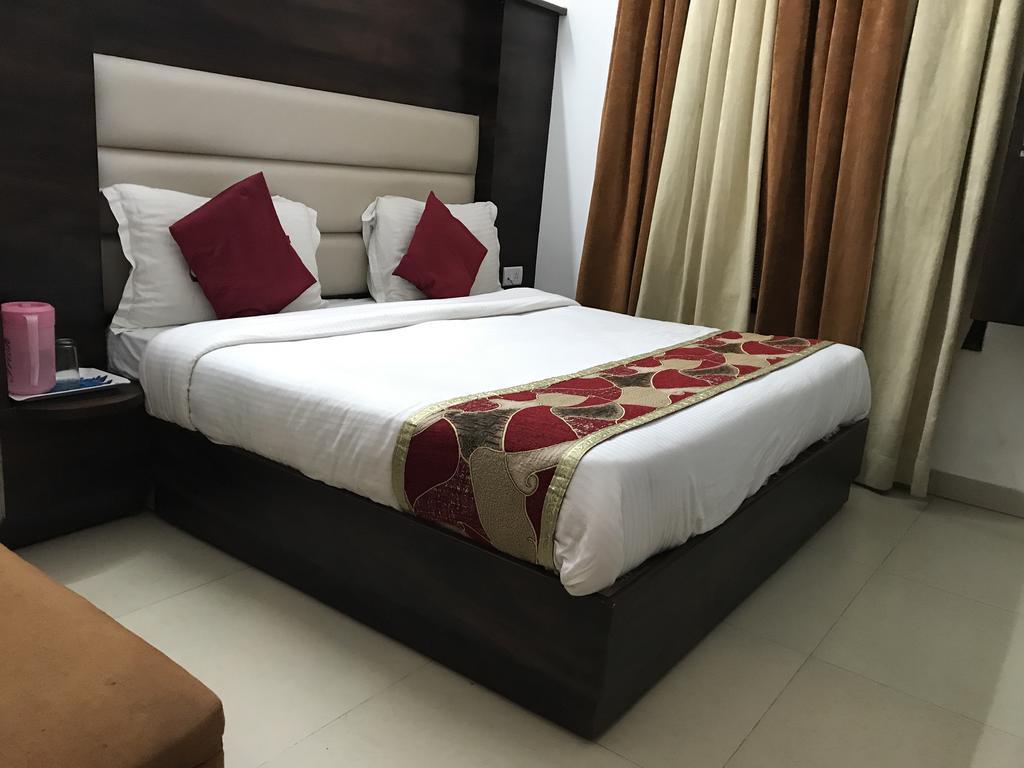Hotel Katra Residency Ngoại thất bức ảnh