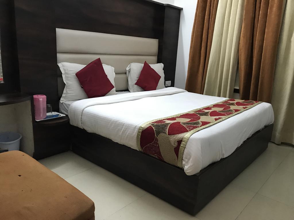 Hotel Katra Residency Ngoại thất bức ảnh