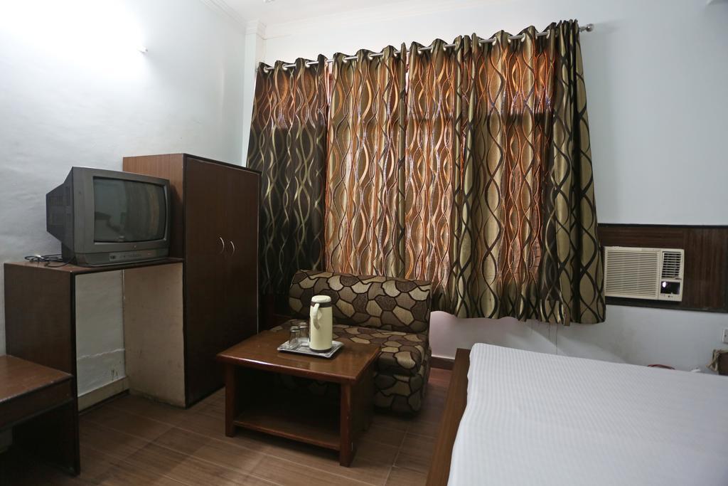 Hotel Katra Residency Phòng bức ảnh