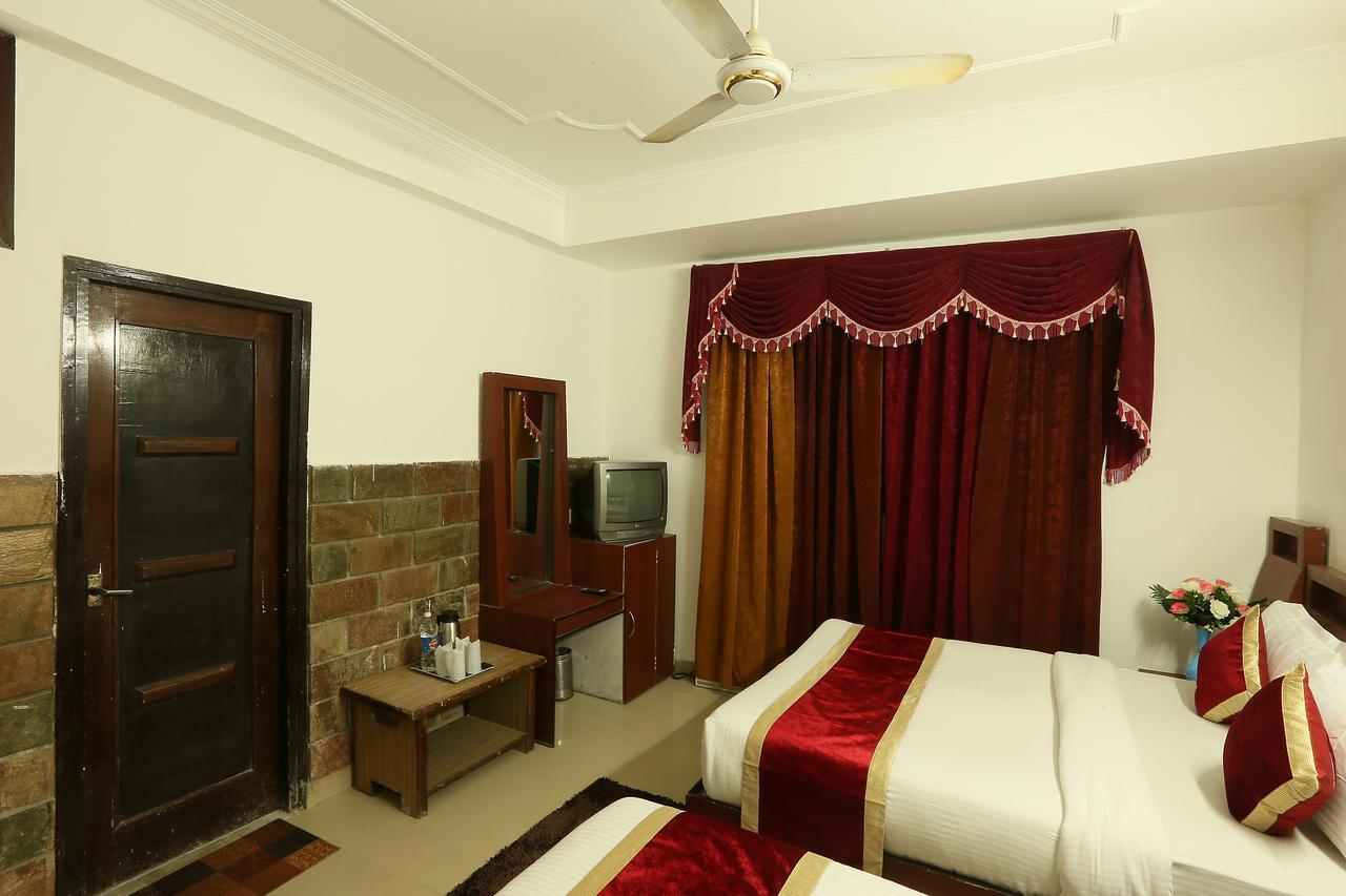 Hotel Katra Residency Ngoại thất bức ảnh