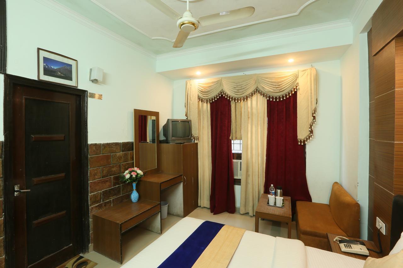 Hotel Katra Residency Ngoại thất bức ảnh