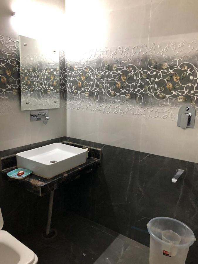 Hotel Katra Residency Ngoại thất bức ảnh
