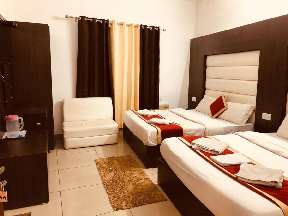 Hotel Katra Residency Ngoại thất bức ảnh